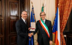 Danilo Manghi insignito dell’onorificenza di Commendatore della Stella d’Italia