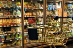 Il supermercato britannico Sainsbury's investe oltre 15 milioni di sterline per ridurre il prezzo dei propri prodotti