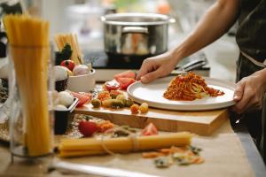 Riae cares. La cucina italiana per il cambiamento sociale nel Regno Unito