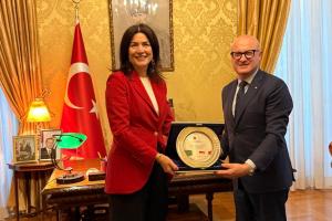 Incontro a Roma tra la Camera di Commercio Italiana di Izmir e l’Ambasciatrice di Turchia in Italia Incontro a Roma tra la Camera di Commercio Italiana di Izmir e l’Ambasciatrice di Turchia in Italia