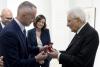 Il Presidente Mattarella in visita a Praga: consegnato il Distintivo d’Oro della Camera Italo-Ceca